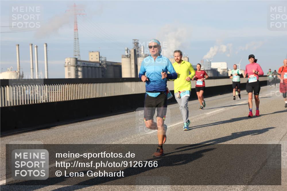 03.10.2025 - Köhlbrandbrückenlauf Lena Gebhardt http://msf.ph/oto/9126766 03.10.2025 09:46:38 Position 2  meine-sportfotos.de