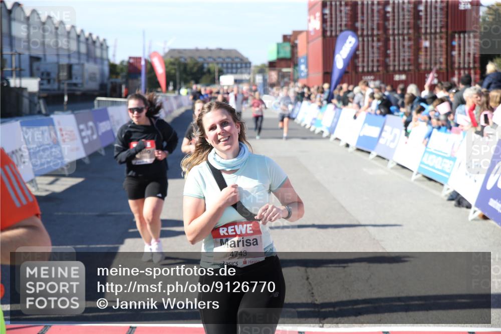 03.10.2025 - Köhlbrandbrückenlauf Jannik Wohlers http://msf.ph/oto/9126770 03.10.2025 13:23:43 Ziel 4285, 4465, 4743, 4752, 5093, 5397, 5653, 5855, 6728 meine-sportfotos.de