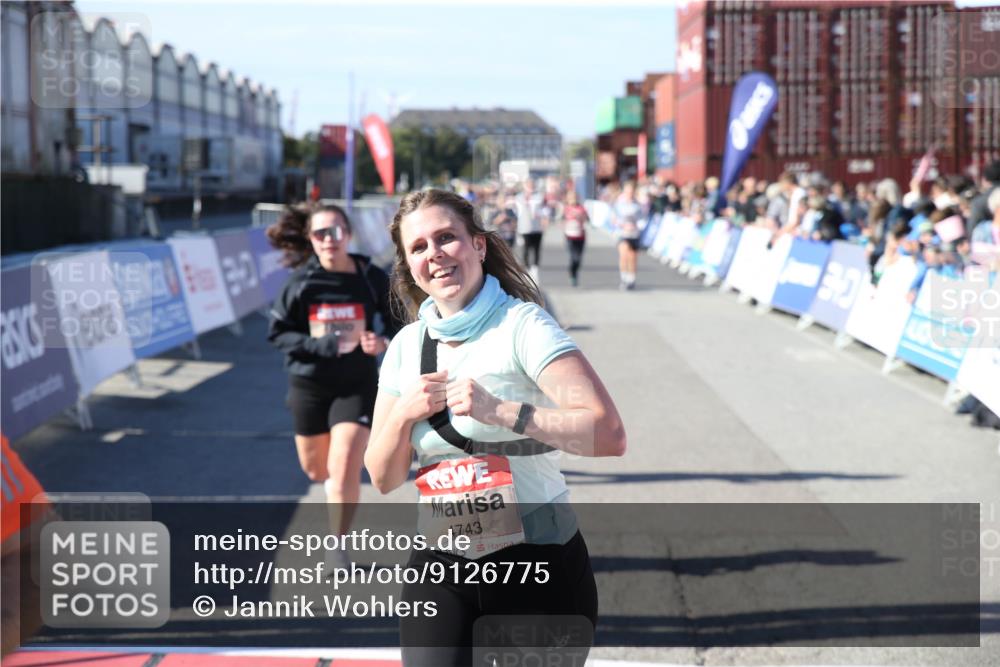 03.10.2025 - Köhlbrandbrückenlauf Jannik Wohlers http://msf.ph/oto/9126775 03.10.2025 13:23:43 Ziel 4285, 4465, 4743, 4752, 5093, 5397, 5653, 5855, 6728 meine-sportfotos.de