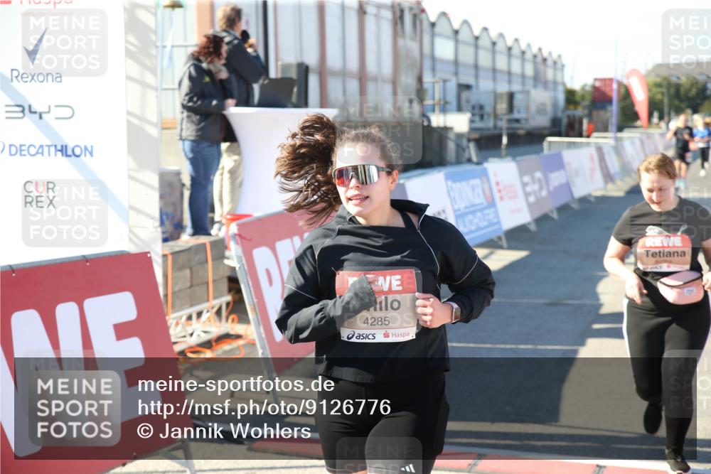 03.10.2025 - Köhlbrandbrückenlauf Jannik Wohlers http://msf.ph/oto/9126776 03.10.2025 13:23:45 Ziel 4285, 4465, 4743, 4752, 4918, 5081, 5093, 5397, 5653, 5855, 6728 meine-sportfotos.de
