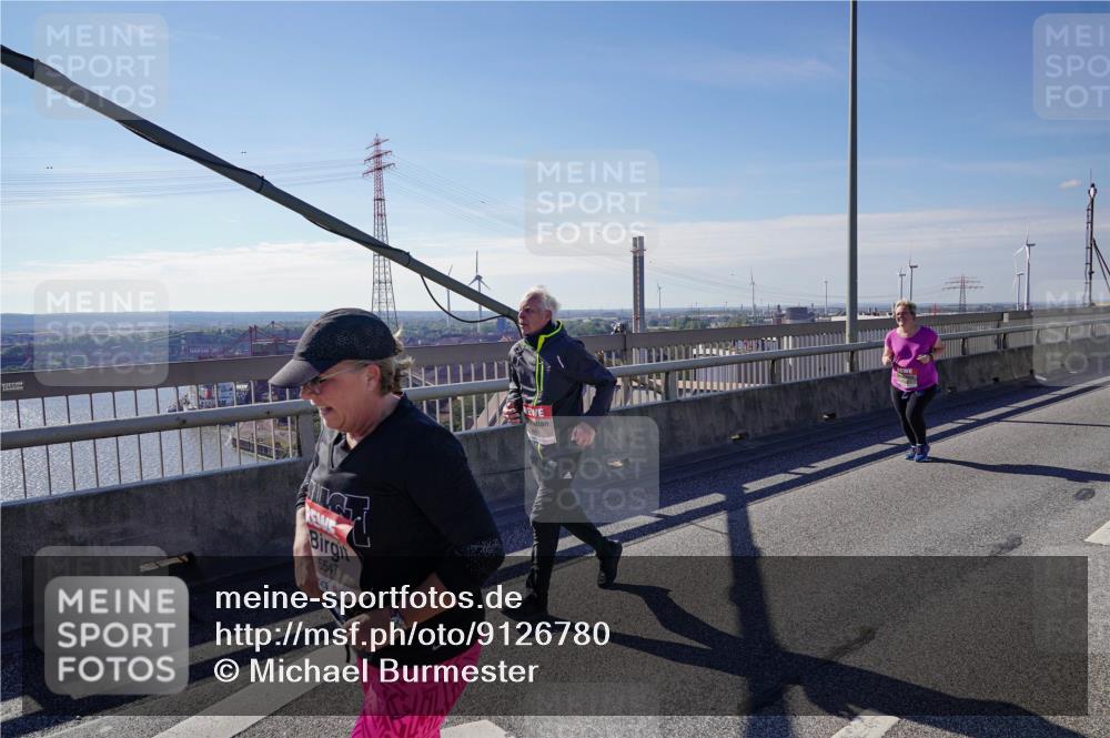 03.10.2025 - Köhlbrandbrückenlauf Michael Burmester http://msf.ph/oto/9126780 03.10.2025 13:13:46 Position 2 2480, 5547 meine-sportfotos.de