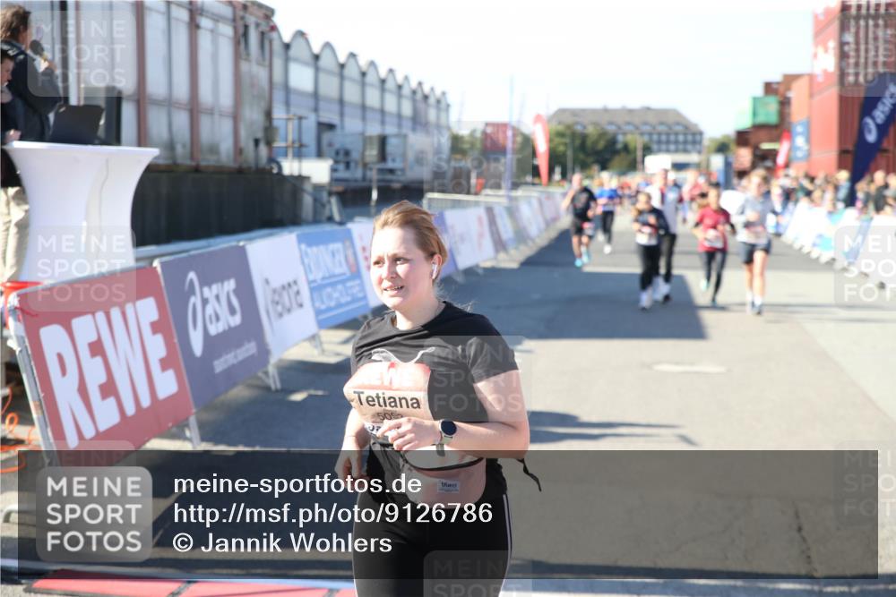 03.10.2025 - Köhlbrandbrückenlauf Jannik Wohlers http://msf.ph/oto/9126786 03.10.2025 13:23:46 Ziel 4285, 4465, 4743, 4752, 4918, 5081, 5093, 5397, 5855, 6728 meine-sportfotos.de