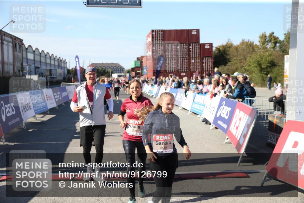 03.10.2025 - Köhlbrandbrückenlauf Jannik Wohlers http://msf.ph/oto/9126799 03.10.2025 13:23:51 Ziel 4285, 4465, 4743, 4918, 5081, 5093, 5397, 5431, 5709, 5742, 5855, 6728 meine-sportfotos.de