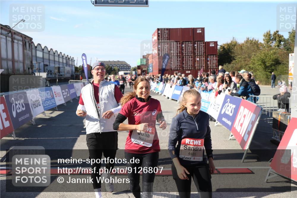 03.10.2025 - Köhlbrandbrückenlauf Jannik Wohlers http://msf.ph/oto/9126807 03.10.2025 13:23:52 Ziel 4285, 4465, 4918, 5081, 5093, 5431, 5709, 5742, 6728 meine-sportfotos.de