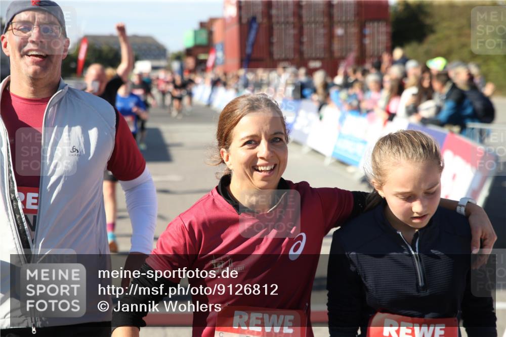 03.10.2025 - Köhlbrandbrückenlauf Jannik Wohlers http://msf.ph/oto/9126812 03.10.2025 13:23:53 Ziel 4285, 4465, 4647, 4918, 5081, 5093, 5361, 5431, 5709, 5742, 6728 meine-sportfotos.de