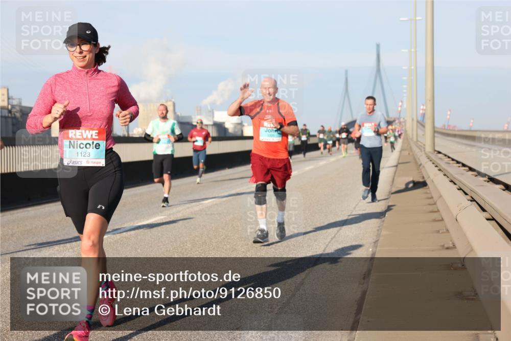 03.10.2025 - Köhlbrandbrückenlauf Lena Gebhardt http://msf.ph/oto/9126850 03.10.2025 09:46:41 Position 2 1123, 3305 meine-sportfotos.de