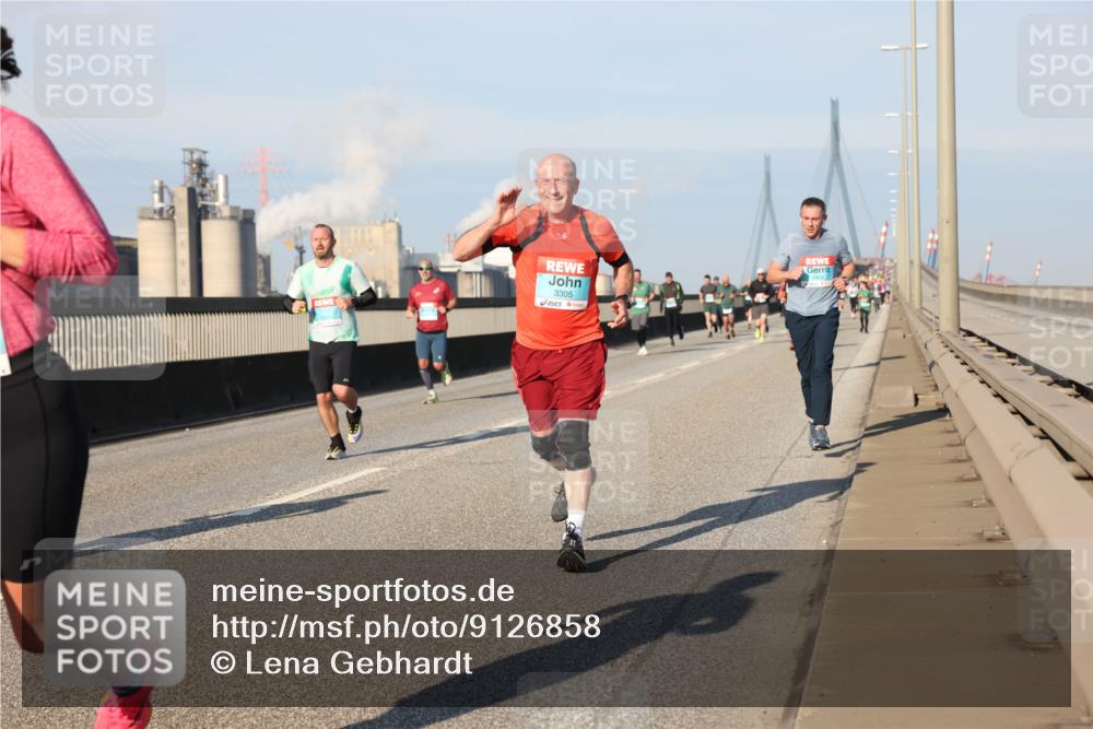 03.10.2025 - Köhlbrandbrückenlauf Lena Gebhardt http://msf.ph/oto/9126858 03.10.2025 09:46:41 Position 2 3305, 03404 meine-sportfotos.de