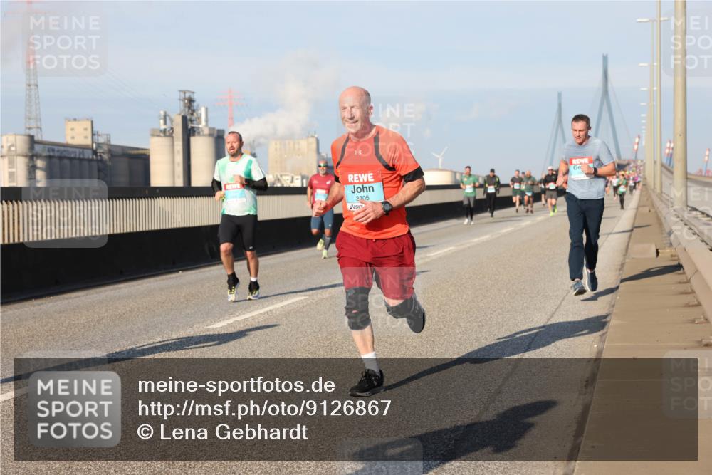 03.10.2025 - Köhlbrandbrückenlauf Lena Gebhardt http://msf.ph/oto/9126867 03.10.2025 09:46:42 Position 2 3305 meine-sportfotos.de