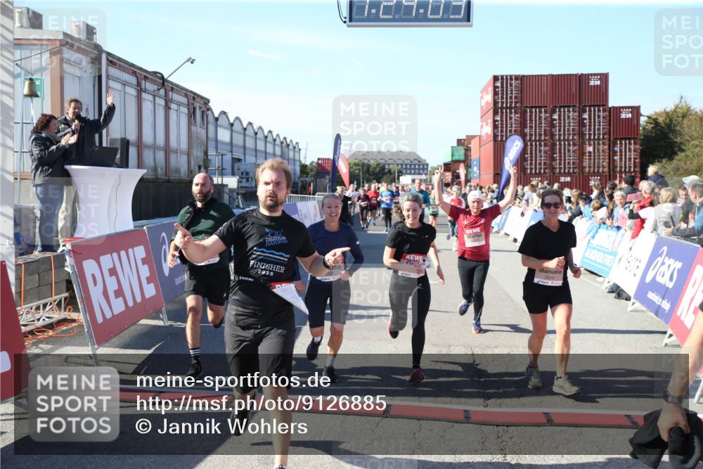 03.10.2025 - Köhlbrandbrückenlauf Jannik Wohlers http://msf.ph/oto/9126885 03.10.2025 13:24:03 Ziel 4647, 4657, 5106, 5361, 5387, 5389, 5419, 5431, 5709, 5742, 6119, 6442, 6443, 6557, 6643 meine-sportfotos.de