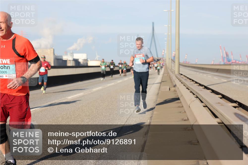 03.10.2025 - Köhlbrandbrückenlauf Lena Gebhardt http://msf.ph/oto/9126891 03.10.2025 09:46:43 Position 2 3305 meine-sportfotos.de