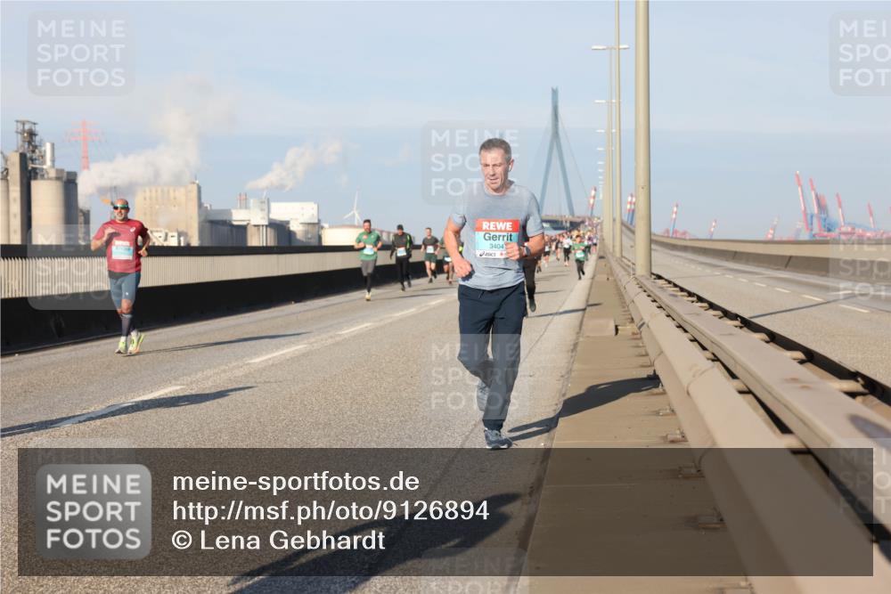03.10.2025 - Köhlbrandbrückenlauf Lena Gebhardt http://msf.ph/oto/9126894 03.10.2025 09:46:43 Position 2 3404 meine-sportfotos.de
