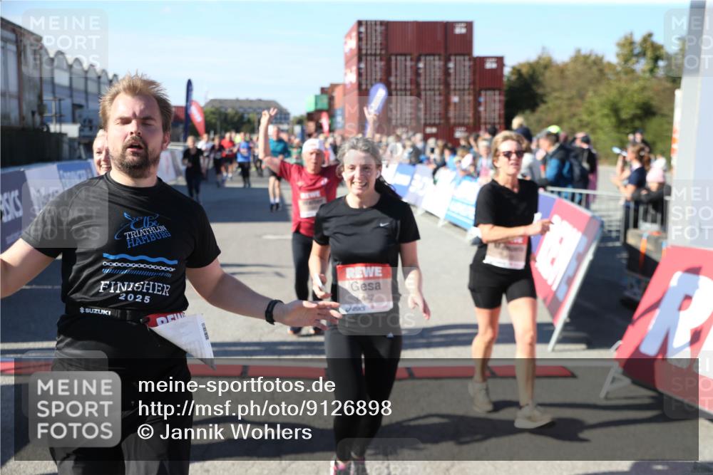 03.10.2025 - Köhlbrandbrückenlauf Jannik Wohlers http://msf.ph/oto/9126898 03.10.2025 13:24:04 Ziel 4647, 4657, 5106, 5361, 5387, 5389, 5419, 5709, 5742, 6119, 6442, 6443, 6557, 6643, 6701 meine-sportfotos.de