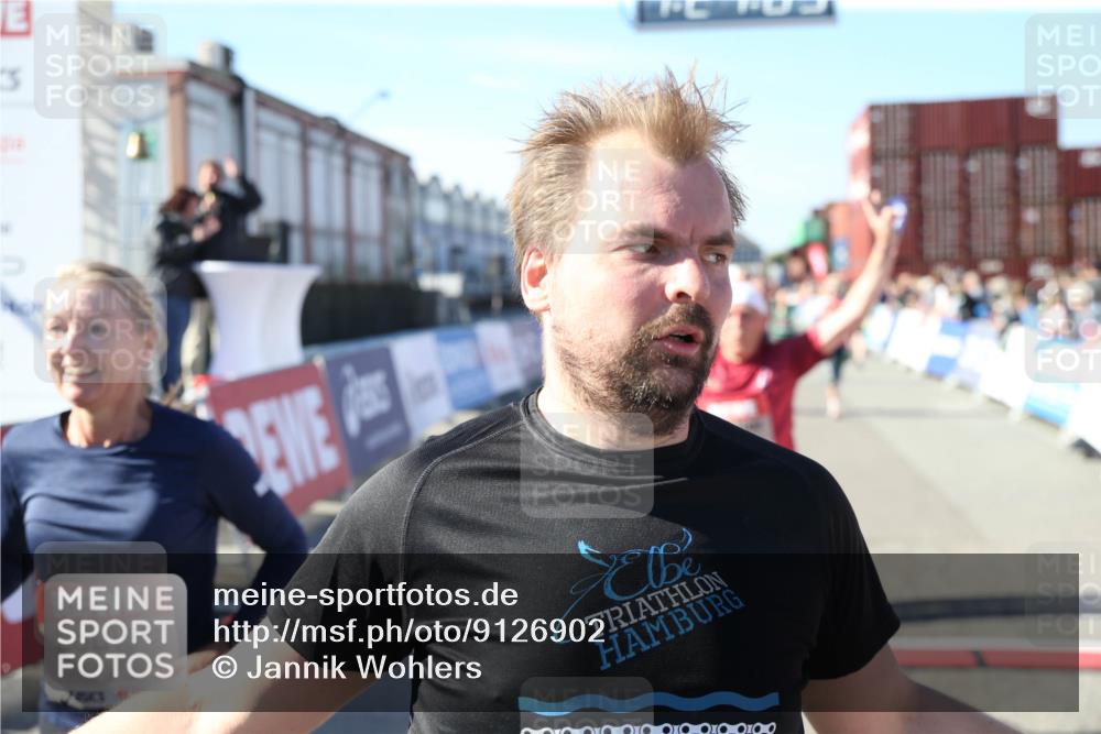 03.10.2025 - Köhlbrandbrückenlauf Jannik Wohlers http://msf.ph/oto/9126902 03.10.2025 13:24:05 Ziel 4442, 4529, 4647, 4657, 5106, 5361, 5387, 5389, 5419, 5709, 6119, 6442, 6443, 6557, 6643, 6701 meine-sportfotos.de