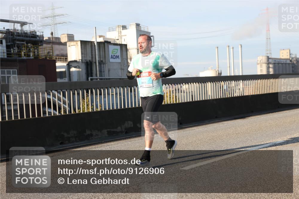 03.10.2025 - Köhlbrandbrückenlauf Lena Gebhardt http://msf.ph/oto/9126906 03.10.2025 09:46:44 Position 2 3806 meine-sportfotos.de