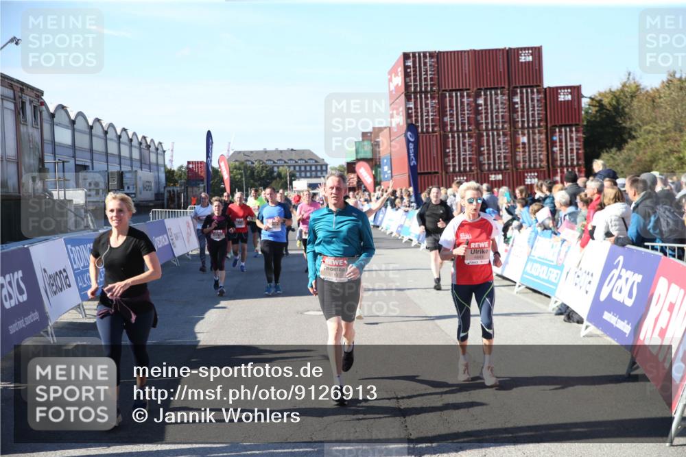03.10.2025 - Köhlbrandbrückenlauf Jannik Wohlers http://msf.ph/oto/9126913 03.10.2025 13:24:08 Ziel 4442, 4529, 4647, 4657, 4698, 4942, 5106, 5321, 5350, 5361, 5387, 5389, 5419, 5432, 5986, 6119, 6168, 6169, 6442, 6443, 6557, 6643, 6701 meine-sportfotos.de