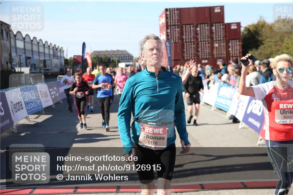 03.10.2025 - Köhlbrandbrückenlauf Jannik Wohlers http://msf.ph/oto/9126915 03.10.2025 13:24:10 Ziel 4286, 4442, 4529, 4657, 4698, 4942, 4943, 5085, 5106, 5321, 5350, 5387, 5389, 5419, 5432, 5986, 6119, 6168, 6169, 6442, 6443, 6557, 6643, 6701 meine-sportfotos.de