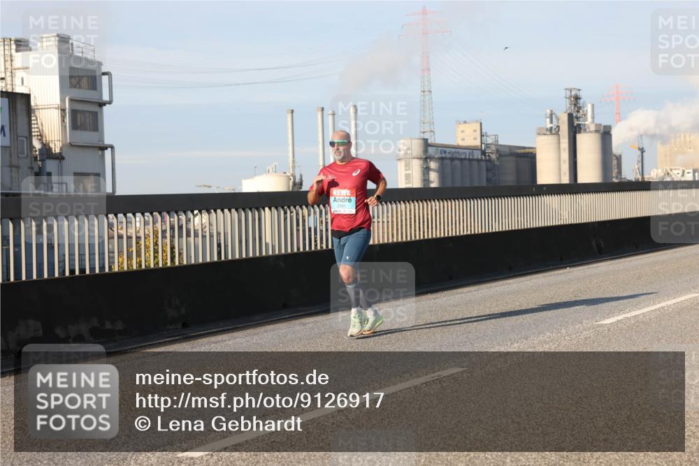 03.10.2025 - Köhlbrandbrückenlauf Lena Gebhardt http://msf.ph/oto/9126917 03.10.2025 09:46:46 Position 2 1, 2995 meine-sportfotos.de