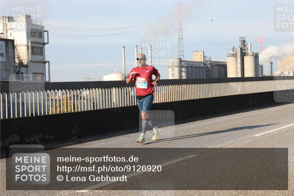 03.10.2025 - Köhlbrandbrückenlauf Lena Gebhardt http://msf.ph/oto/9126920 03.10.2025 09:46:46 Position 2 2995 meine-sportfotos.de