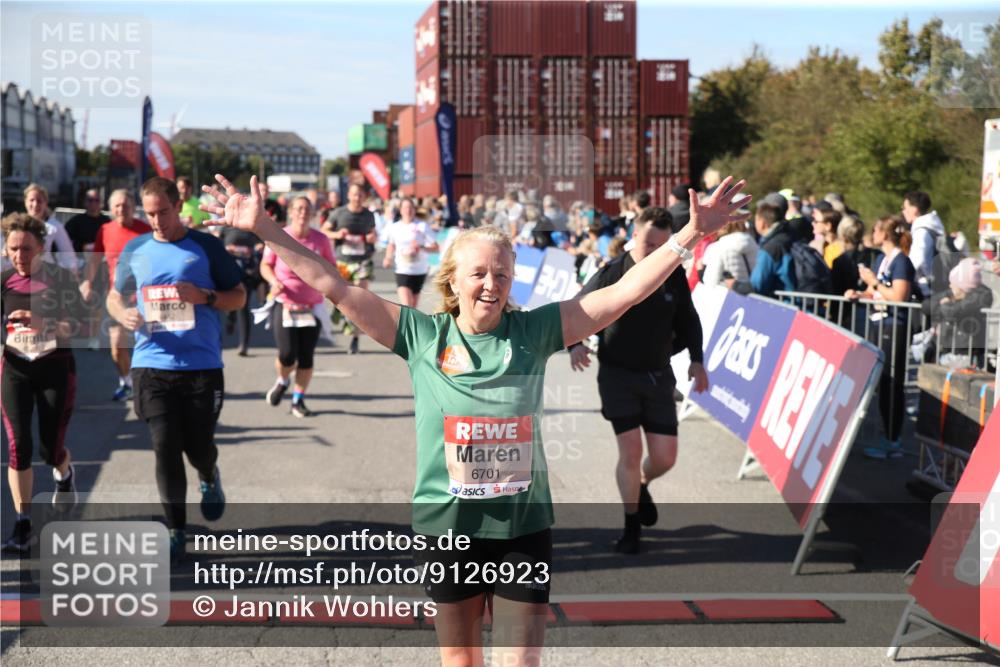 03.10.2025 - Köhlbrandbrückenlauf Jannik Wohlers http://msf.ph/oto/9126923 03.10.2025 13:24:12 Ziel 4286, 4442, 4529, 4657, 4698, 4942, 4943, 5085, 5321, 5350, 5387, 5389, 5419, 5432, 5986, 6119, 6168, 6169, 6442, 6443, 6557, 6643, 6701 meine-sportfotos.de
