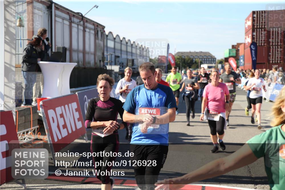 03.10.2025 - Köhlbrandbrückenlauf Jannik Wohlers http://msf.ph/oto/9126928 03.10.2025 13:24:13 Ziel 4286, 4442, 4529, 4657, 4673, 4698, 4942, 4943, 5085, 5107, 5321, 5350, 5389, 5419, 5432, 5986, 6119, 6168, 6169, 6442, 6443, 6643, 6701 meine-sportfotos.de