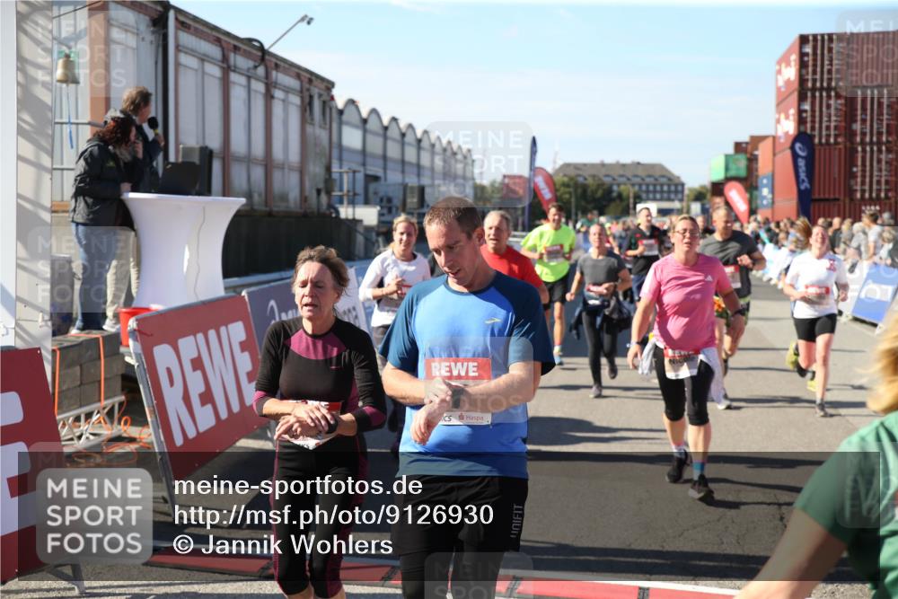 03.10.2025 - Köhlbrandbrückenlauf Jannik Wohlers http://msf.ph/oto/9126930 03.10.2025 13:24:13 Ziel 4286, 4442, 4529, 4657, 4673, 4698, 4942, 4943, 5085, 5107, 5321, 5350, 5389, 5419, 5432, 5986, 6119, 6168, 6169, 6442, 6443, 6643, 6701 meine-sportfotos.de