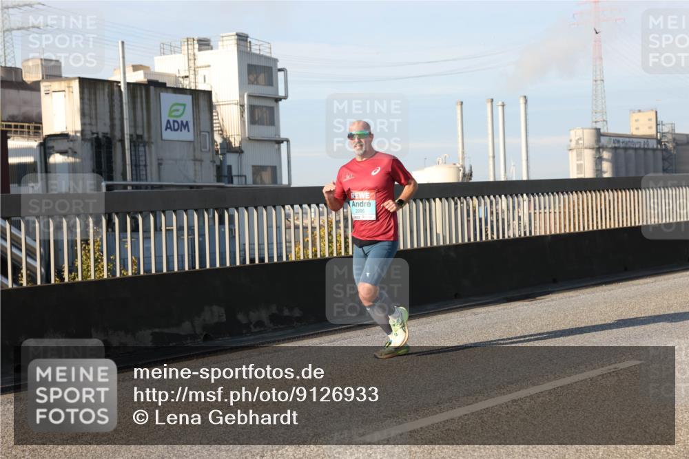 03.10.2025 - Köhlbrandbrückenlauf Lena Gebhardt http://msf.ph/oto/9126933 03.10.2025 09:46:46 Position 2 2995 meine-sportfotos.de