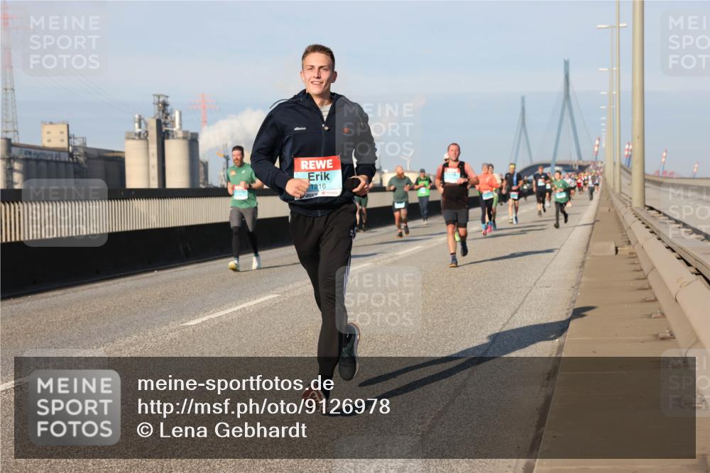 03.10.2025 - Köhlbrandbrückenlauf Lena Gebhardt http://msf.ph/oto/9126978 03.10.2025 09:46:49 Position 2 1216, 2 meine-sportfotos.de