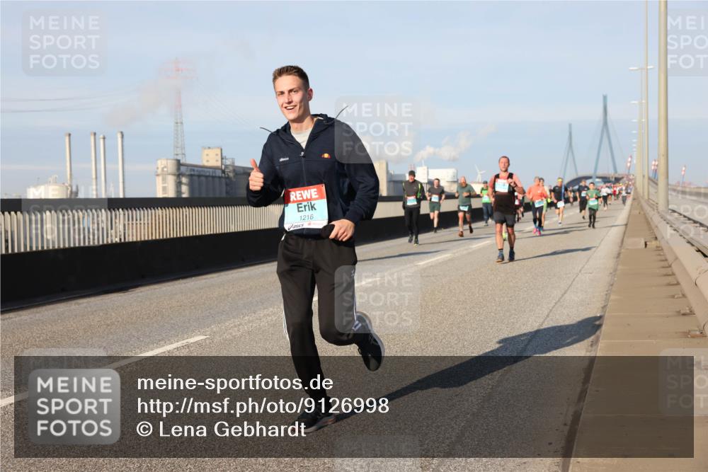 03.10.2025 - Köhlbrandbrückenlauf Lena Gebhardt http://msf.ph/oto/9126998 03.10.2025 09:46:49 Position 2 1216 meine-sportfotos.de