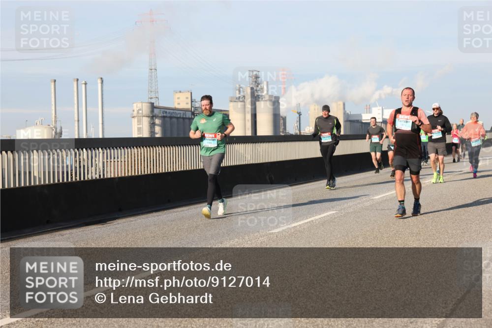 03.10.2025 - Köhlbrandbrückenlauf Lena Gebhardt http://msf.ph/oto/9127014 03.10.2025 09:46:51 Position 2  meine-sportfotos.de