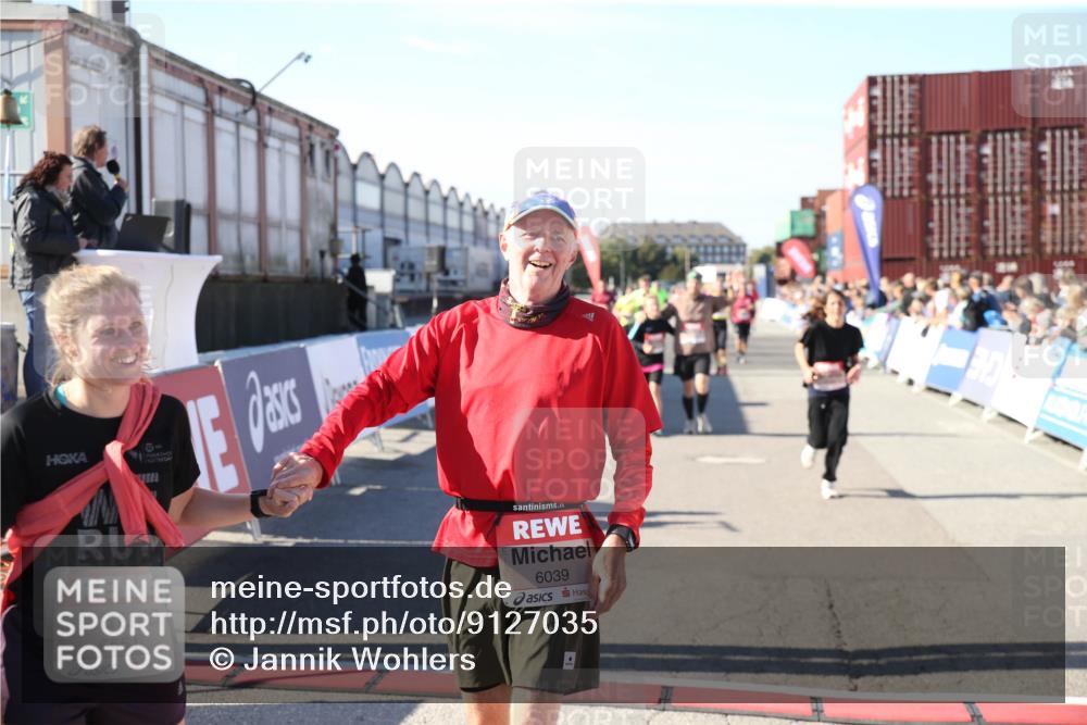 03.10.2025 - Köhlbrandbrückenlauf Jannik Wohlers http://msf.ph/oto/9127035 03.10.2025 13:24:38 Ziel 4535, 4786, 5394, 6039, 6113, 6114, 6149, 6150, 6198, 6551 meine-sportfotos.de