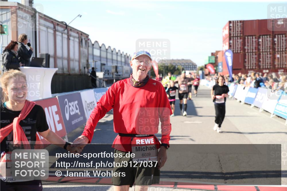03.10.2025 - Köhlbrandbrückenlauf Jannik Wohlers http://msf.ph/oto/9127037 03.10.2025 13:24:38 Ziel 4535, 4786, 5394, 6039, 6113, 6114, 6149, 6150, 6198, 6551 meine-sportfotos.de