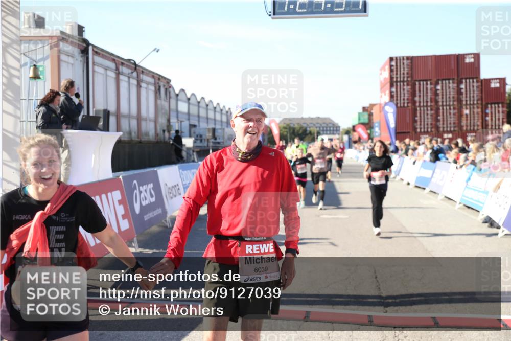 03.10.2025 - Köhlbrandbrückenlauf Jannik Wohlers http://msf.ph/oto/9127039 03.10.2025 13:24:38 Ziel 4535, 4786, 5394, 6039, 6113, 6114, 6149, 6150, 6198, 6551 meine-sportfotos.de