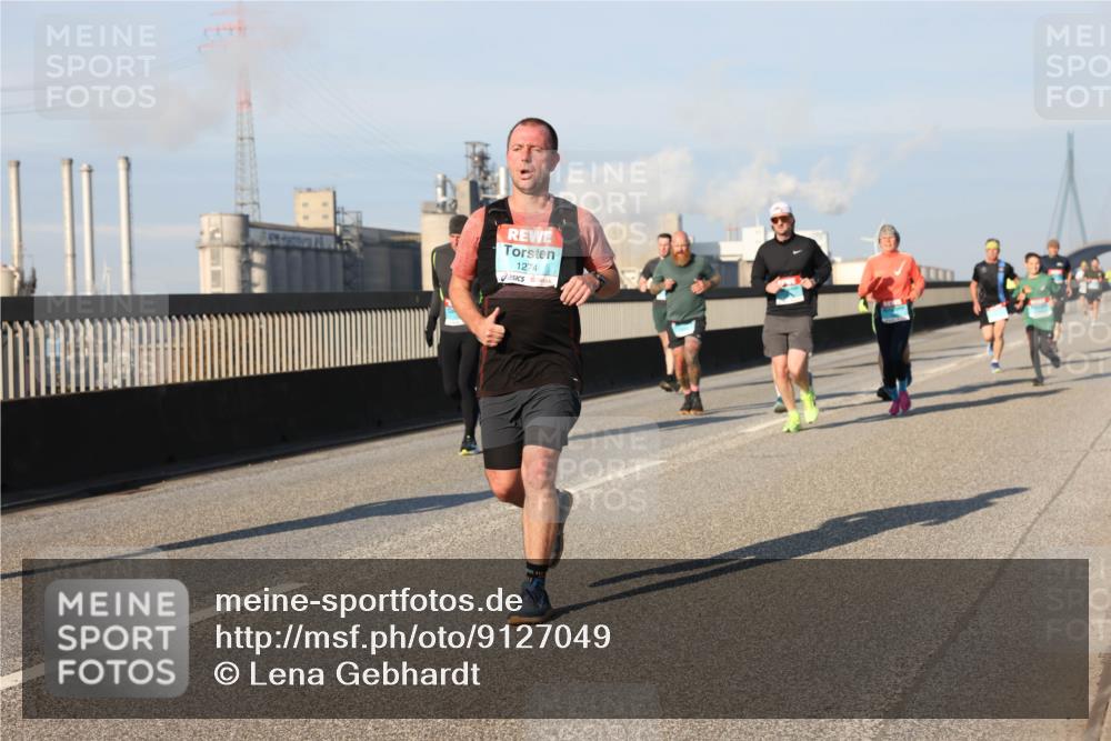 03.10.2025 - Köhlbrandbrückenlauf Lena Gebhardt http://msf.ph/oto/9127049 03.10.2025 09:46:52 Position 2 1274 meine-sportfotos.de