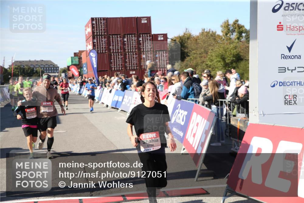 03.10.2025 - Köhlbrandbrückenlauf Jannik Wohlers http://msf.ph/oto/9127051 03.10.2025 13:24:40 Ziel 4535, 4786, 4810, 5394, 6039, 6113, 6114, 6149, 6150, 6198, 6210, 6211, 6473, 6551, 6598, 6599 meine-sportfotos.de
