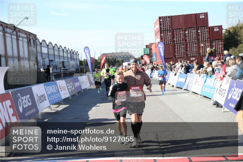 03.10.2025 - Köhlbrandbrückenlauf Jannik Wohlers http://msf.ph/oto/9127055 03.10.2025 13:24:41 Ziel 4535, 4786, 4810, 5150, 5394, 6039, 6113, 6114, 6149, 6150, 6198, 6210, 6211, 6473, 6551, 6598, 6599 meine-sportfotos.de