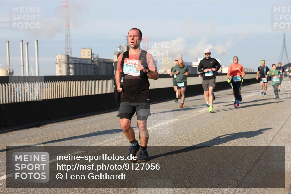 03.10.2025 - Köhlbrandbrückenlauf Lena Gebhardt http://msf.ph/oto/9127056 03.10.2025 09:46:52 Position 2 1274 meine-sportfotos.de