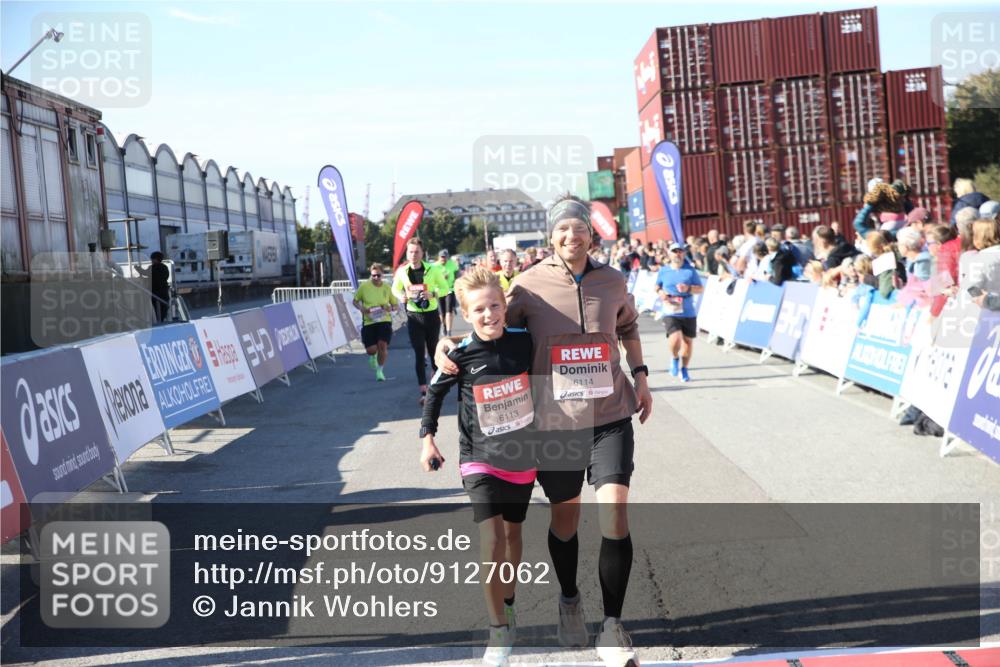 03.10.2025 - Köhlbrandbrückenlauf Jannik Wohlers http://msf.ph/oto/9127062 03.10.2025 13:24:41 Ziel 4535, 4786, 4810, 5150, 5394, 6039, 6113, 6114, 6149, 6150, 6198, 6210, 6211, 6473, 6551, 6598, 6599 meine-sportfotos.de