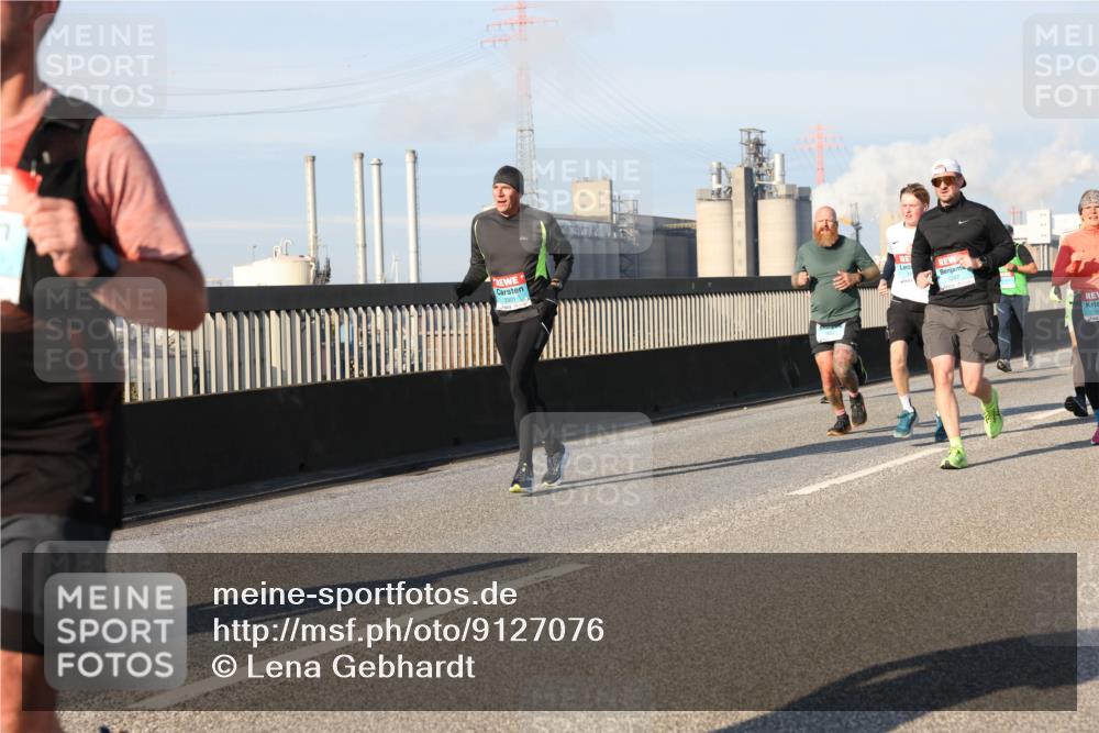 03.10.2025 - Köhlbrandbrückenlauf Lena Gebhardt http://msf.ph/oto/9127076 03.10.2025 09:46:54 Position 2  meine-sportfotos.de