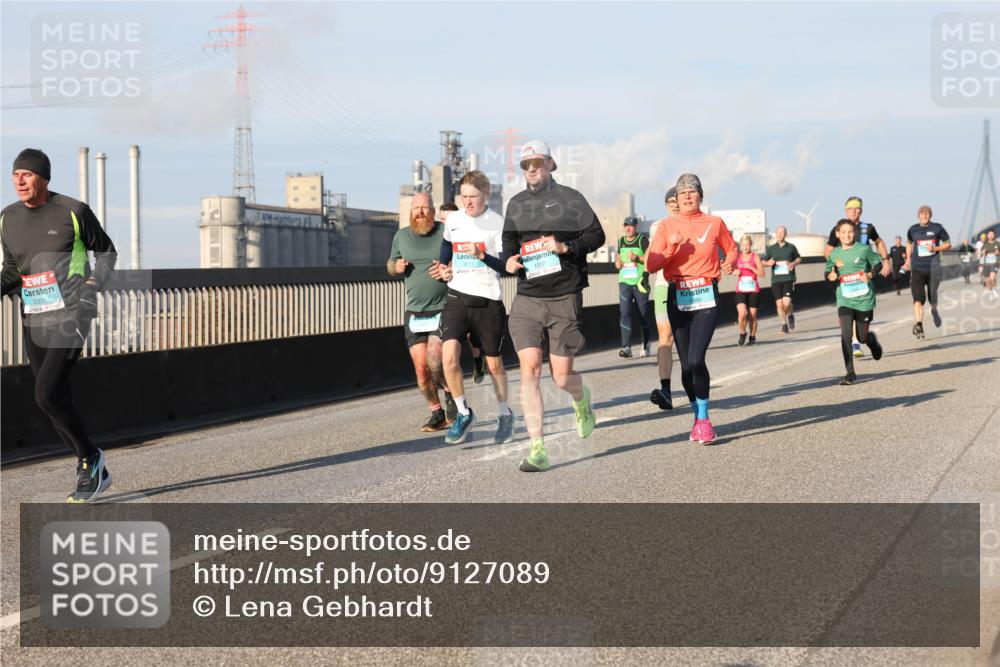 03.10.2025 - Köhlbrandbrückenlauf Lena Gebhardt http://msf.ph/oto/9127089 03.10.2025 09:46:54 Position 2 3301, 3111, 1207 meine-sportfotos.de