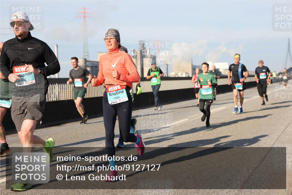 03.10.2025 - Köhlbrandbrückenlauf Lena Gebhardt http://msf.ph/oto/9127127 03.10.2025 09:46:56 Position 2 1072, 1207, 1595 meine-sportfotos.de