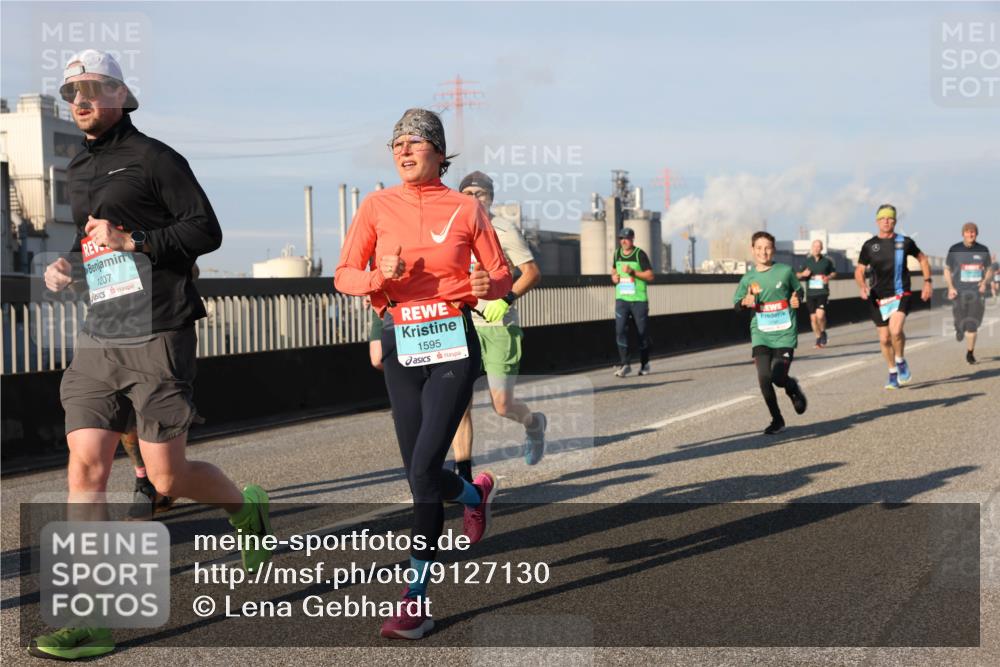 03.10.2025 - Köhlbrandbrückenlauf Lena Gebhardt http://msf.ph/oto/9127130 03.10.2025 09:46:56 Position 2 1207, 1595 meine-sportfotos.de