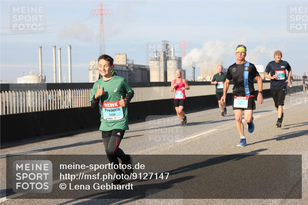 03.10.2025 - Köhlbrandbrückenlauf Lena Gebhardt http://msf.ph/oto/9127147 03.10.2025 09:46:58 Position 2 3498, 3832 meine-sportfotos.de