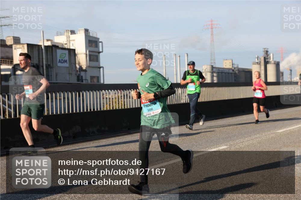 03.10.2025 - Köhlbrandbrückenlauf Lena Gebhardt http://msf.ph/oto/9127167 03.10.2025 09:46:58 Position 2 3498 meine-sportfotos.de