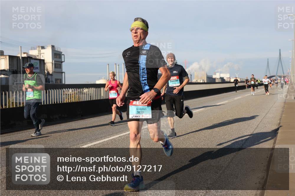 03.10.2025 - Köhlbrandbrückenlauf Lena Gebhardt http://msf.ph/oto/9127217 03.10.2025 09:47:00 Position 2 3832, 3139 meine-sportfotos.de