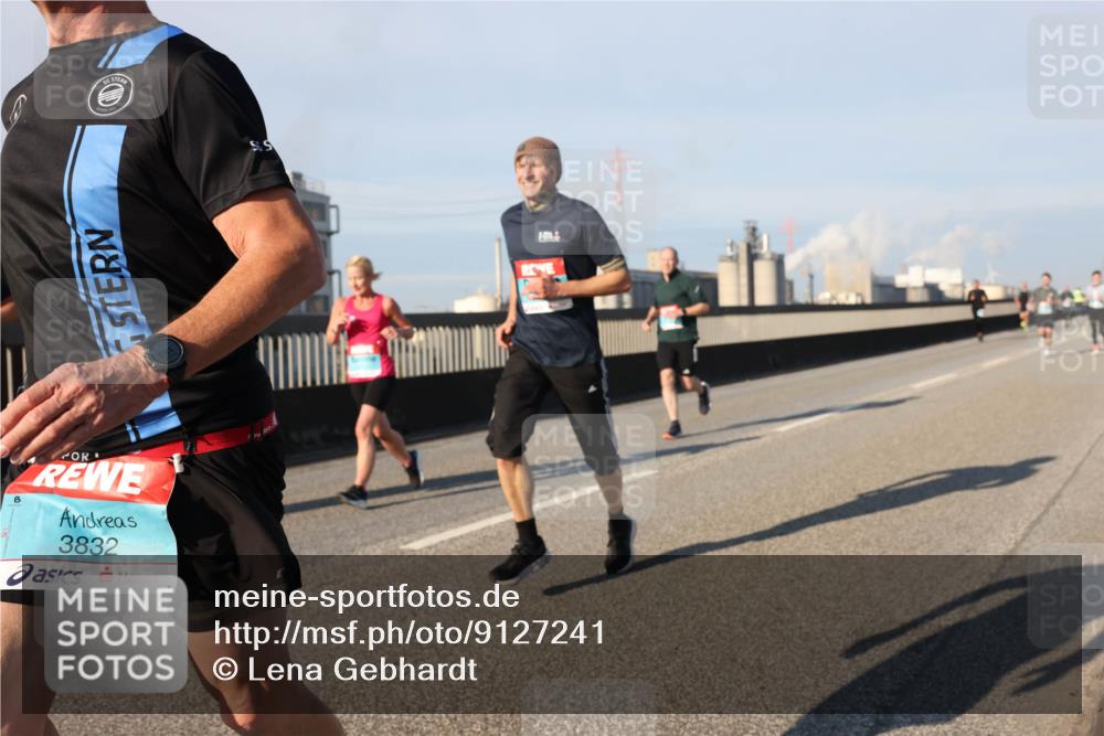 03.10.2025 - Köhlbrandbrückenlauf Lena Gebhardt http://msf.ph/oto/9127241 03.10.2025 09:47:00 Position 2 3832 meine-sportfotos.de