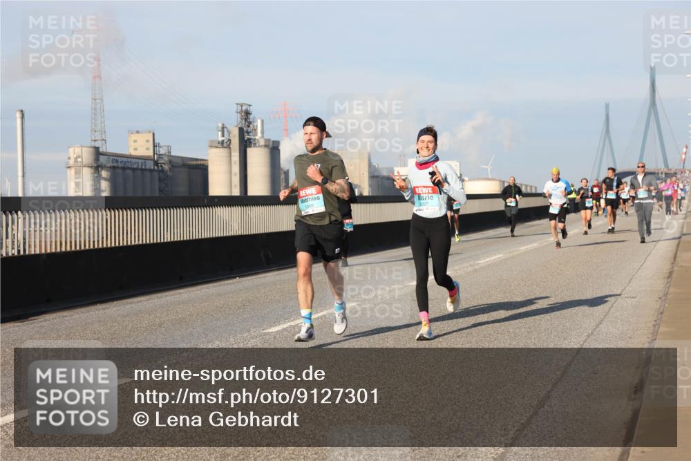 03.10.2025 - Köhlbrandbrückenlauf Lena Gebhardt http://msf.ph/oto/9127301 03.10.2025 09:47:05 Position 2 1088, 3227 meine-sportfotos.de