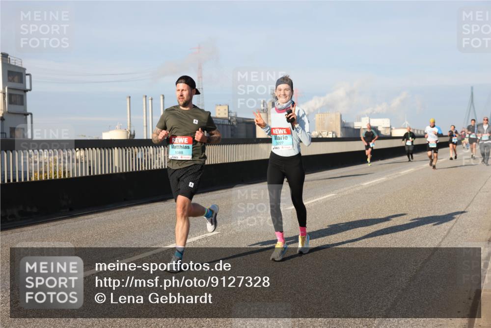 03.10.2025 - Köhlbrandbrückenlauf Lena Gebhardt http://msf.ph/oto/9127328 03.10.2025 09:47:06 Position 2 1088, 3227 meine-sportfotos.de
