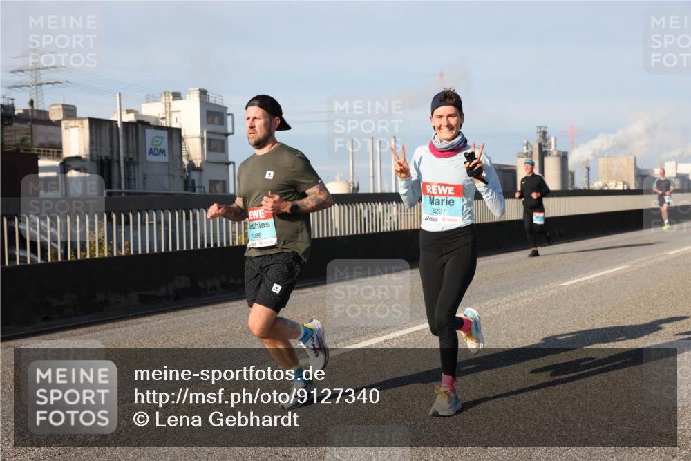 03.10.2025 - Köhlbrandbrückenlauf Lena Gebhardt http://msf.ph/oto/9127340 03.10.2025 09:47:07 Position 2 1088, 3227 meine-sportfotos.de