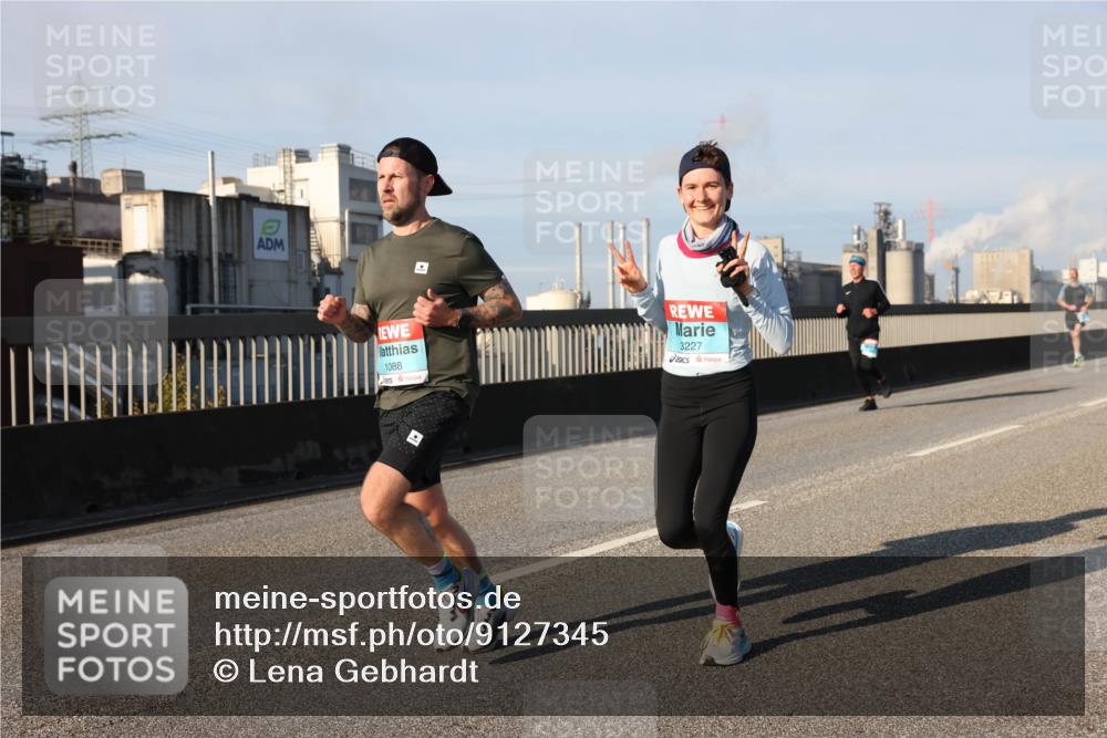 03.10.2025 - Köhlbrandbrückenlauf Lena Gebhardt http://msf.ph/oto/9127345 03.10.2025 09:47:07 Position 2 1088, 3227 meine-sportfotos.de
