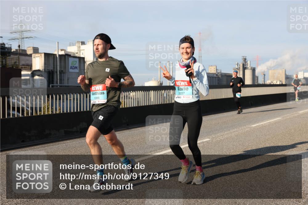 03.10.2025 - Köhlbrandbrückenlauf Lena Gebhardt http://msf.ph/oto/9127349 03.10.2025 09:47:07 Position 2 1088, 3227 meine-sportfotos.de